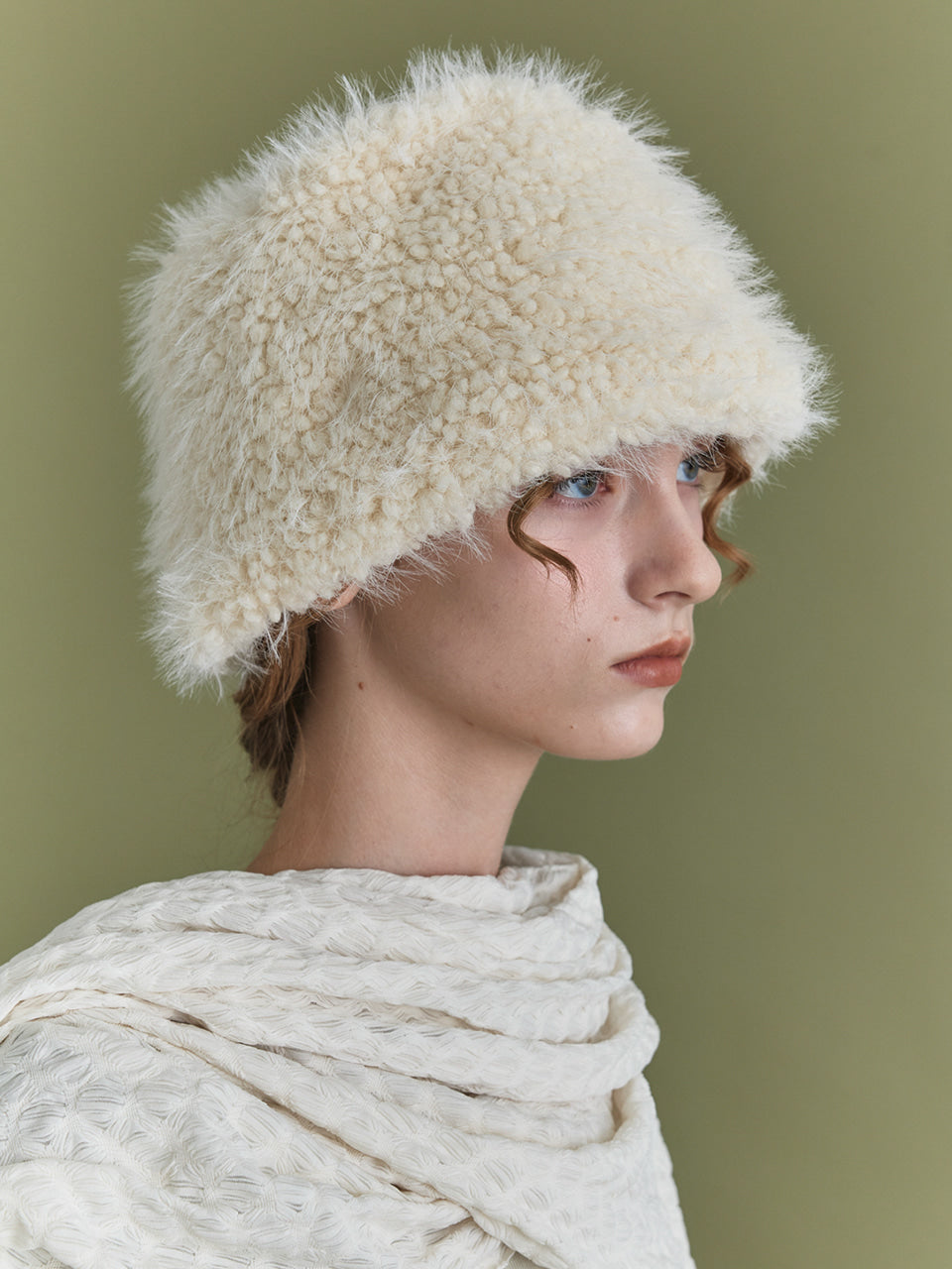 POESIEDAME MEATEL HAT IN CREAM WING