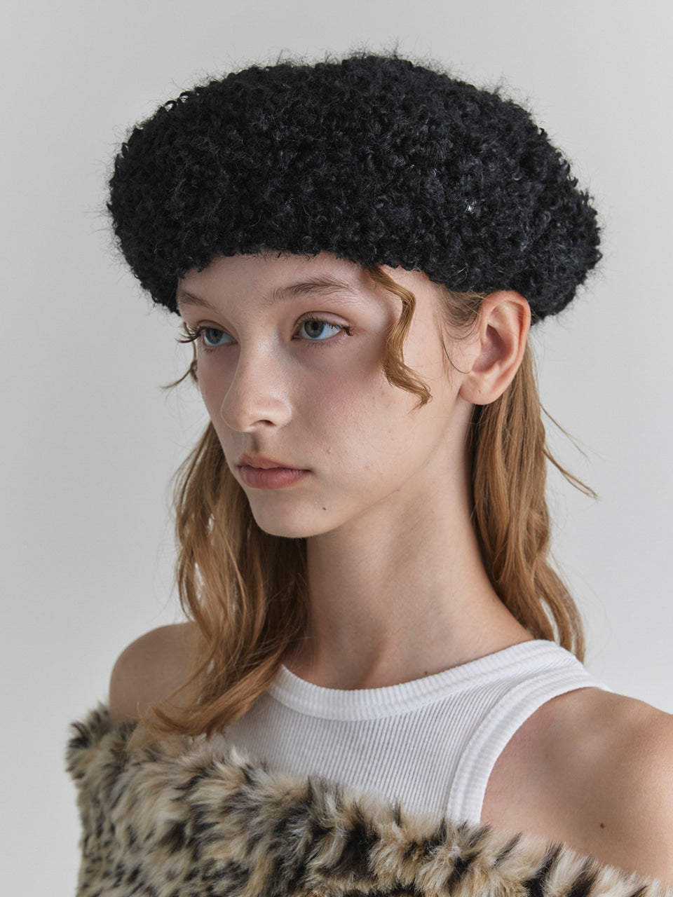 POESIEDAME INES BERET IN BLACK TERRY