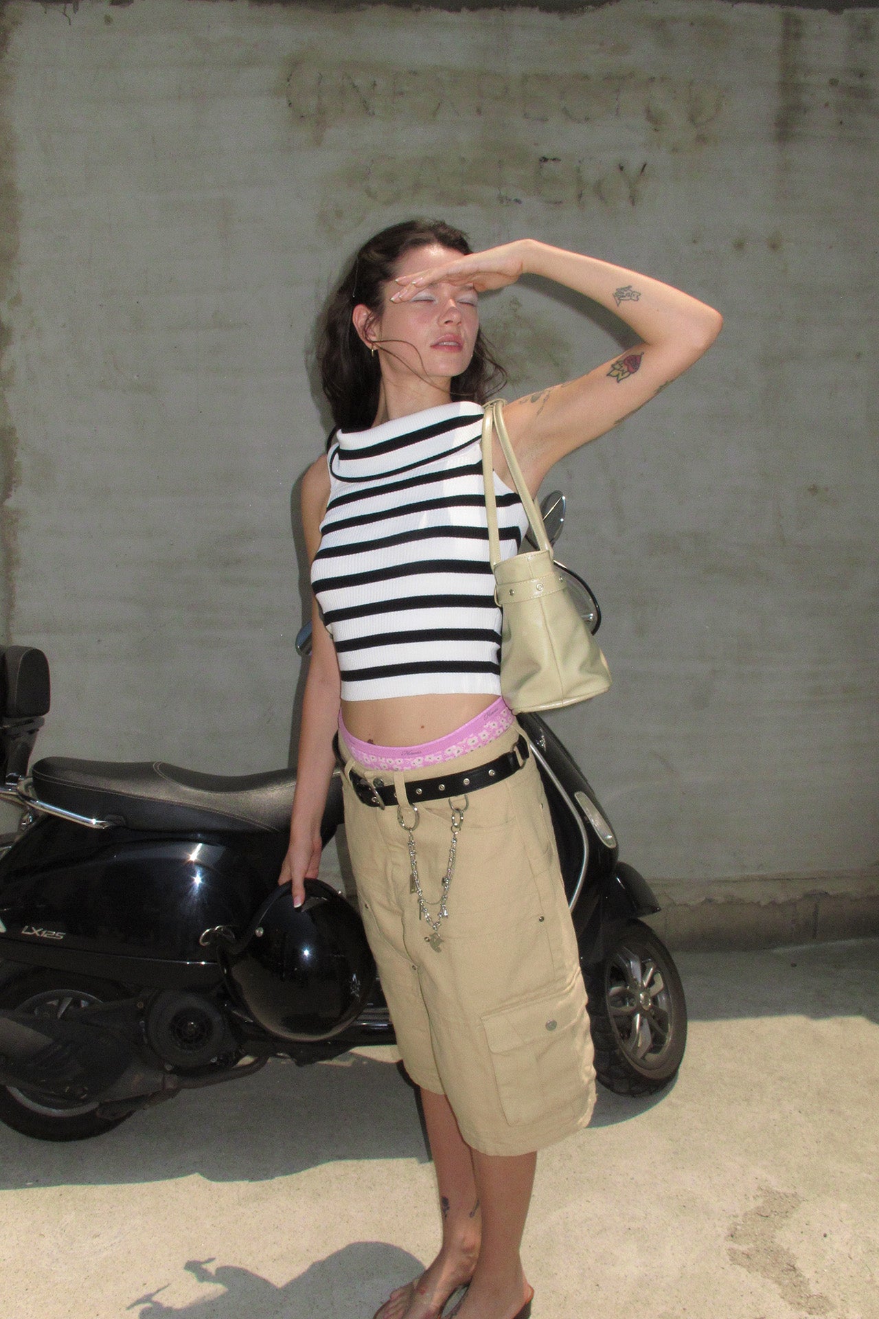 YEOMIM belted boat bag (beige)