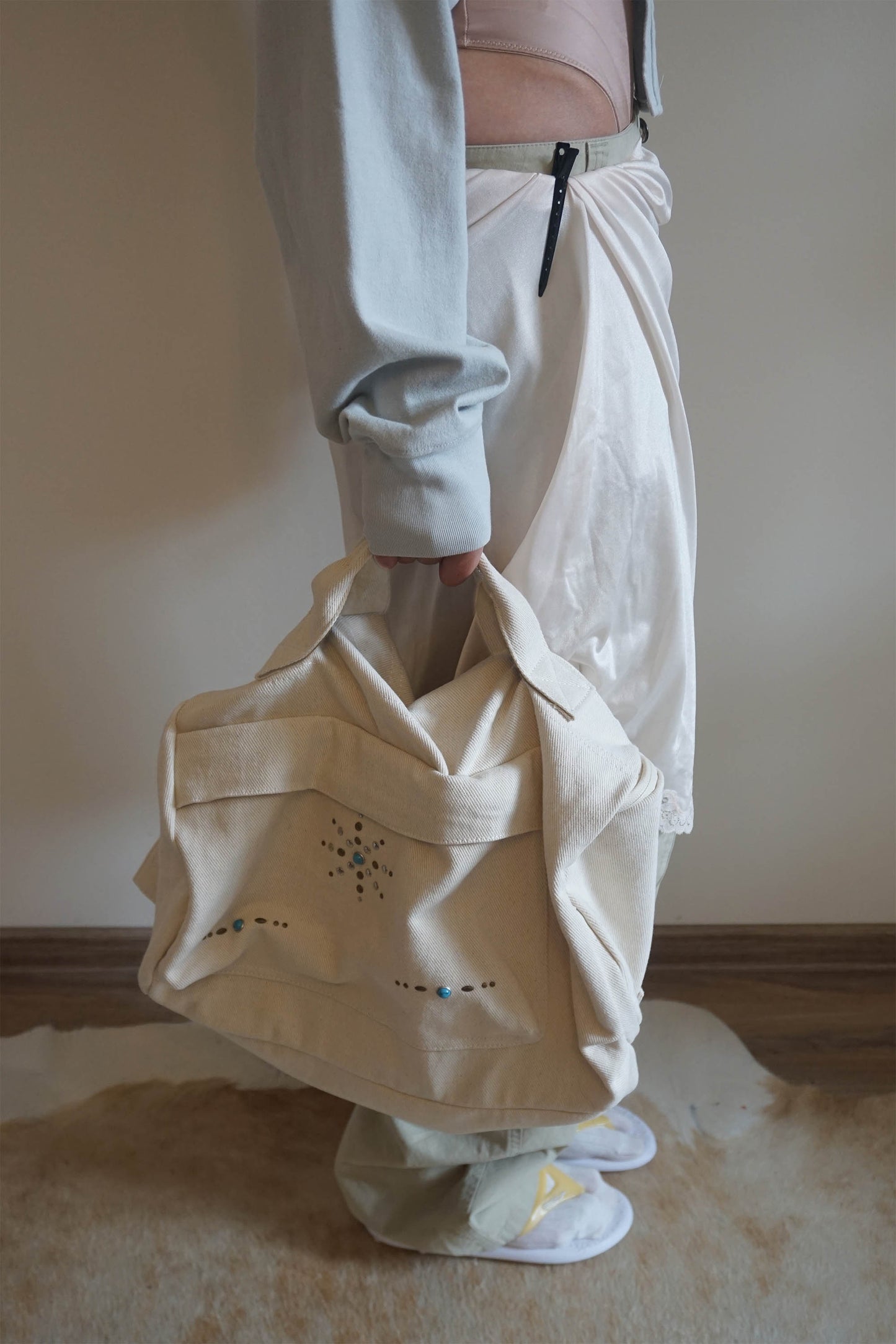 Sculptor Three-Way Stud Twill Bag Natural