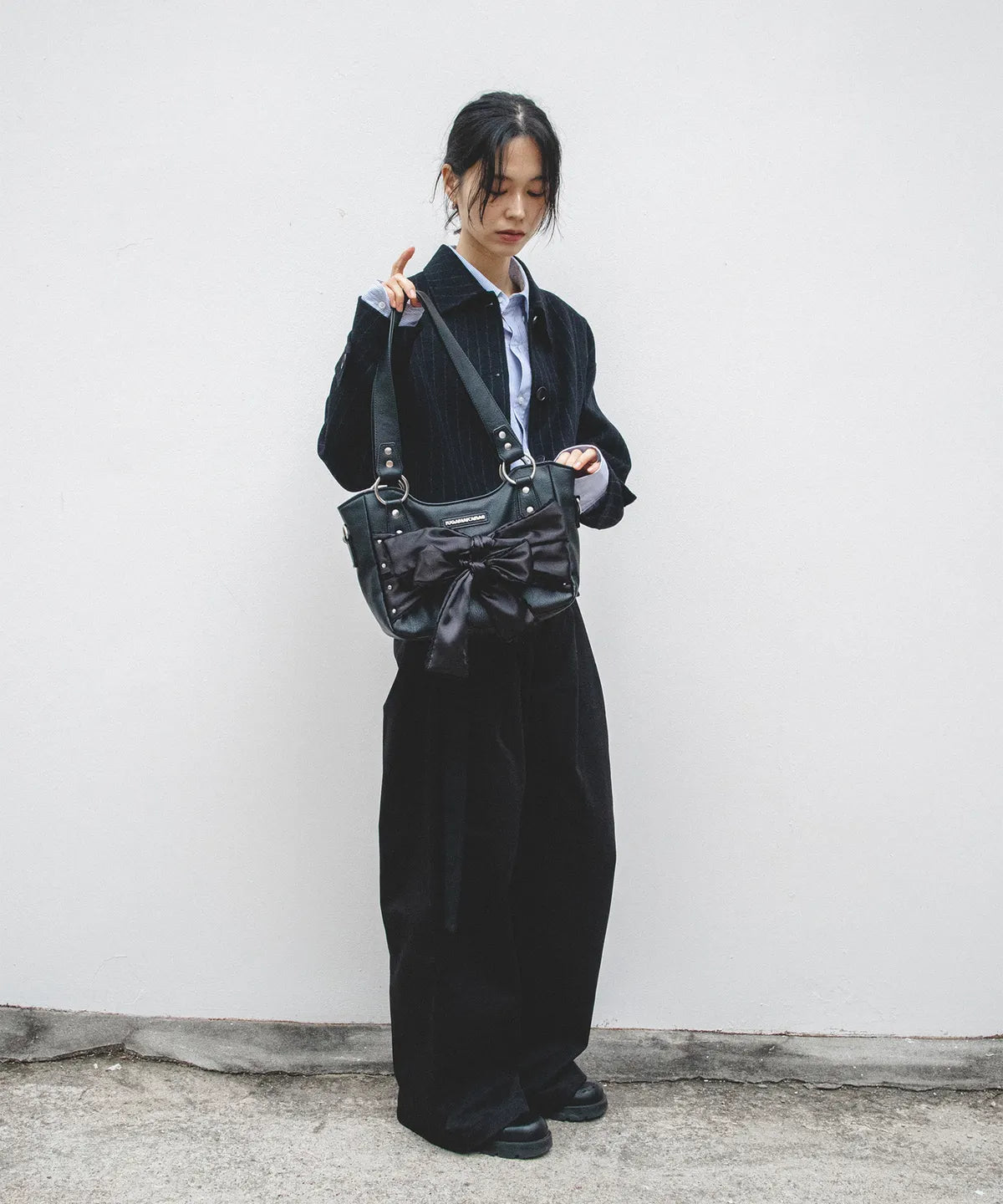 Laced Ribbon Leather Shoulder Bag (Black)