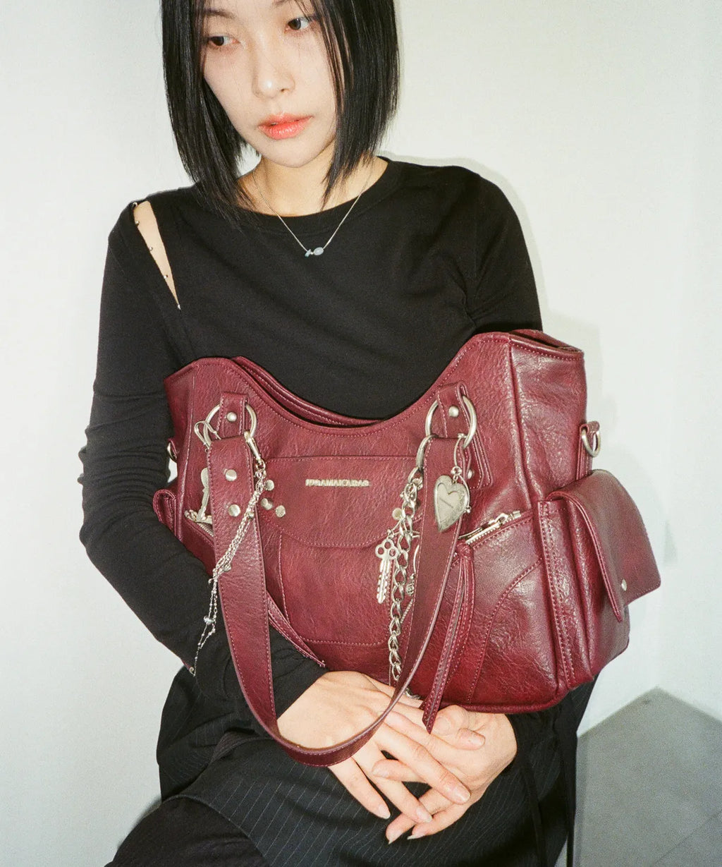 IUGA STUDDED LEATHER SHOULDER BAG / BURGUNDY