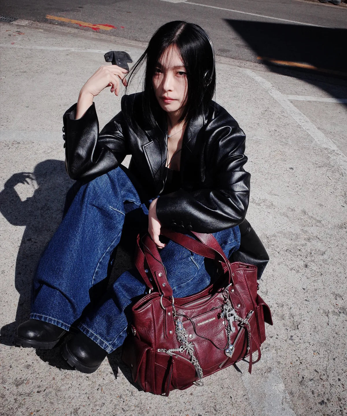 IUGA STUDDED LEATHER SHOULDER BAG / BURGUNDY