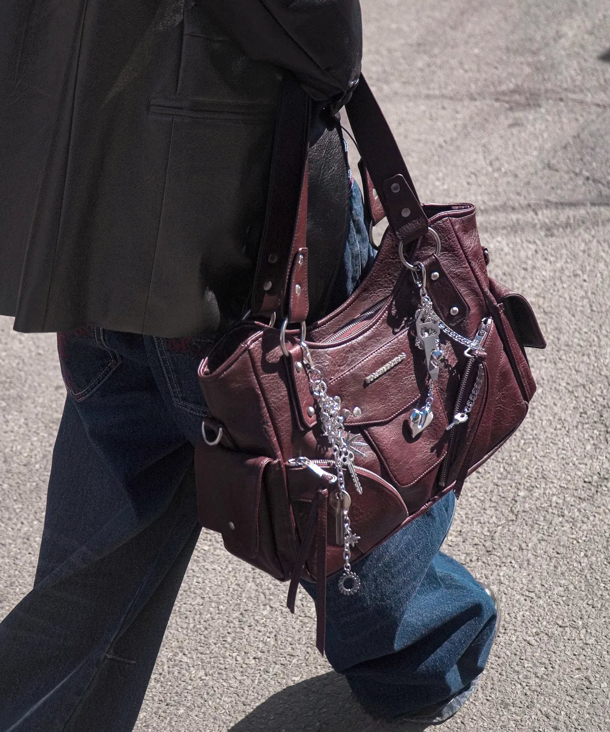 IUGA STUDDED LEATHER SHOULDER BAG / BURGUNDY