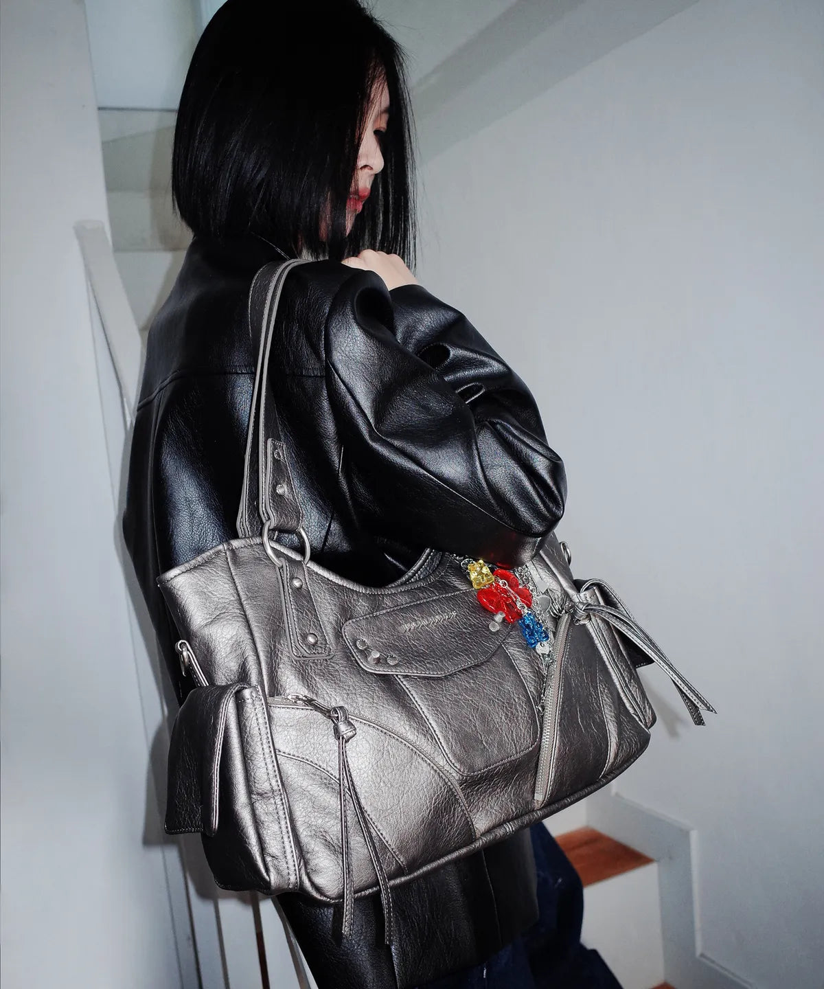 IUGA STUDDED LEATHER SHOULDER BAG / SILVER