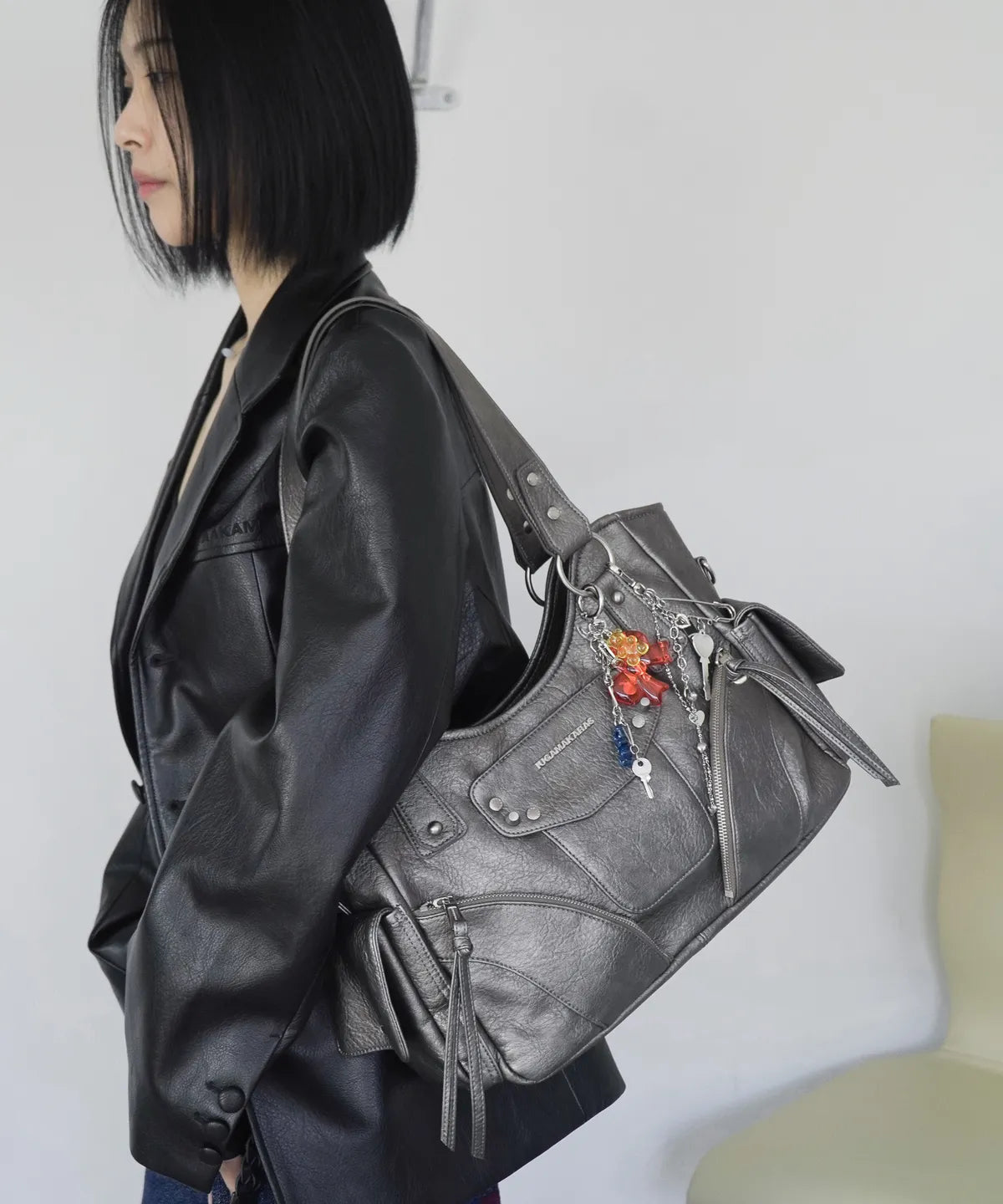 IUGA STUDDED LEATHER SHOULDER BAG / SILVER