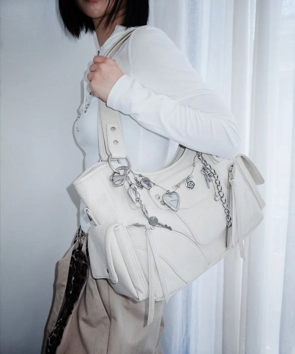 IUGA STUDDED LEATHER SHOULDER BAG / CREAMY