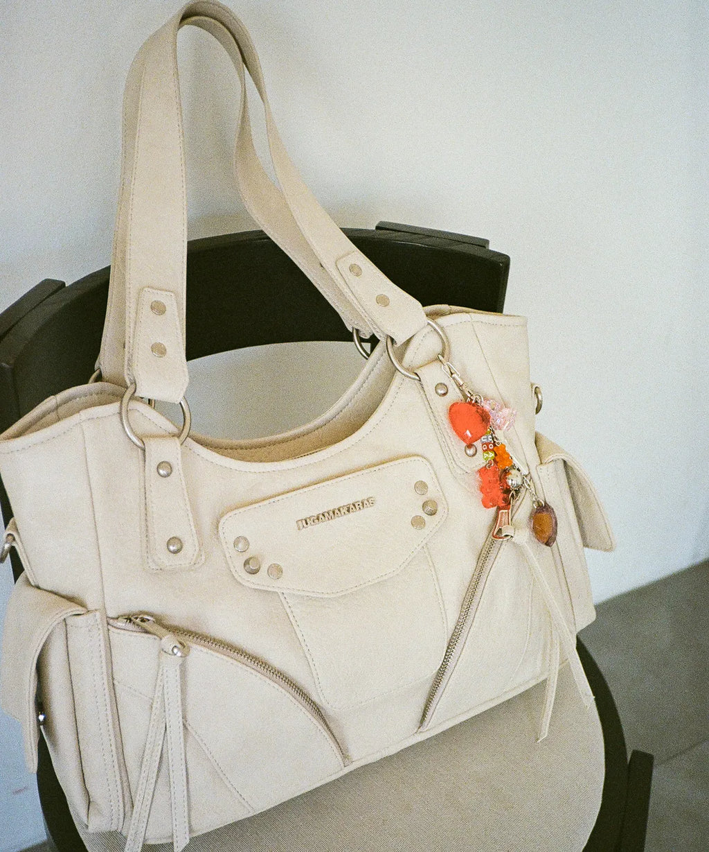 IUGA STUDDED LEATHER SHOULDER BAG / CREAMY