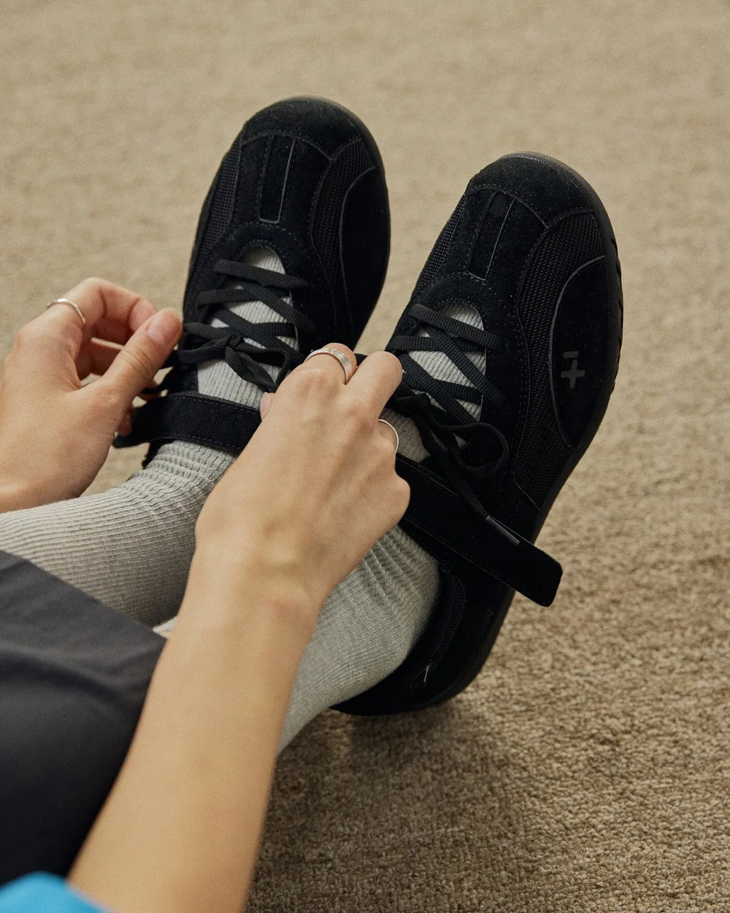 OTZ ROMARY LACE-UP SNEAKERS - SUEDE BLACK