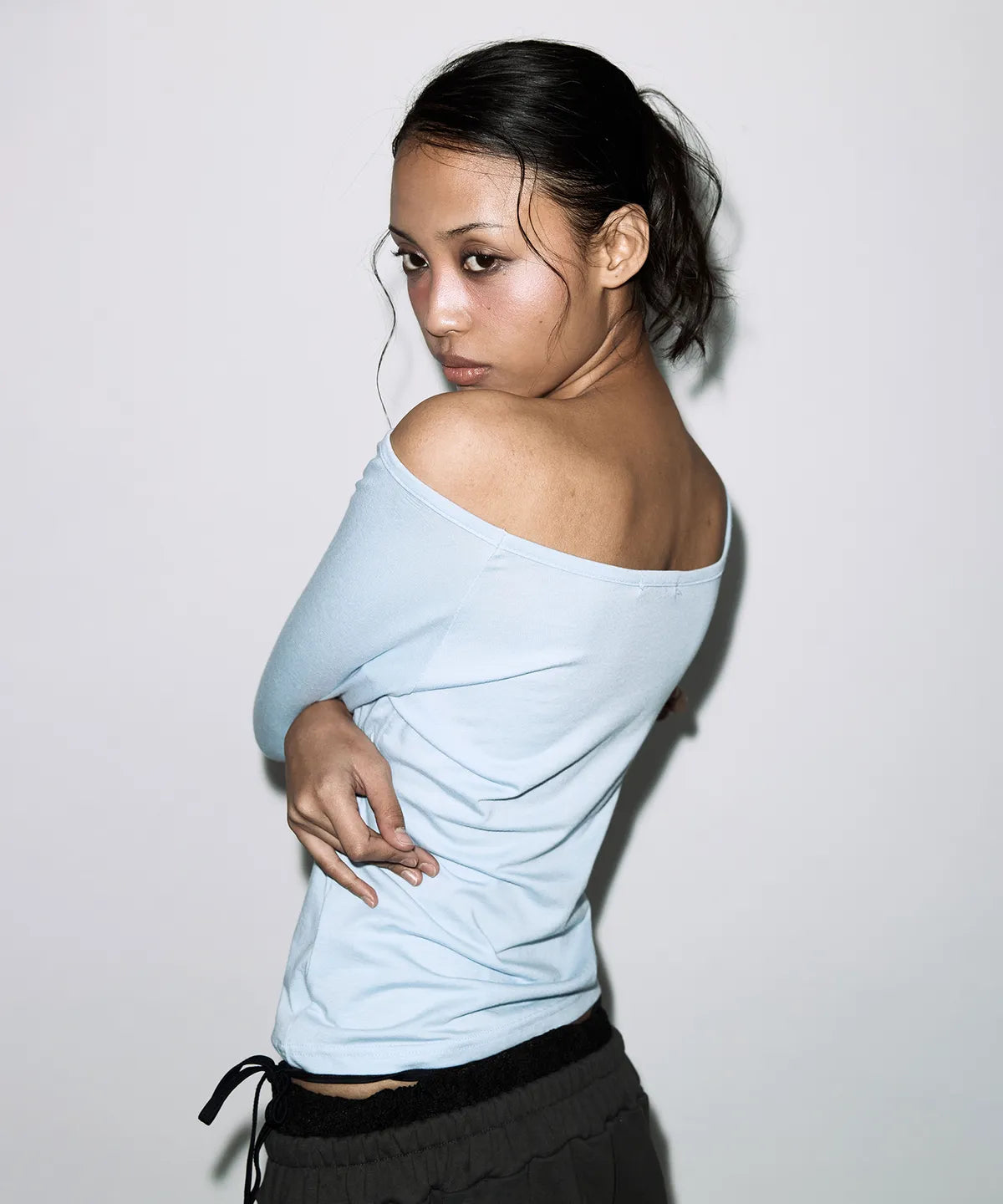[FANCY CLUB] PLASTIC KISS ONE-SHOULDER TOP_5 COLORS