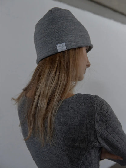 SETUPEXE CROSS STUDDED BEANIE / MELANGE GRAY
