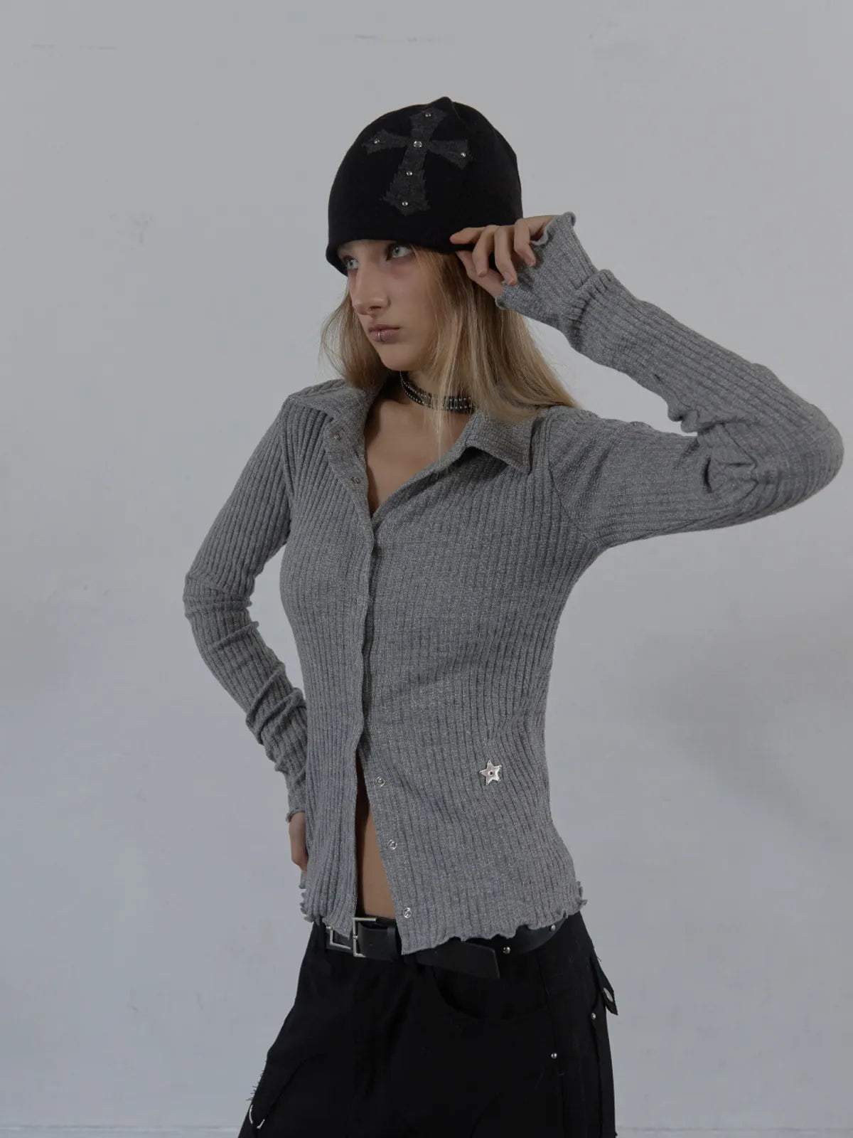 SETUPEXE CROSS STUDDED BEANIE / BLACK