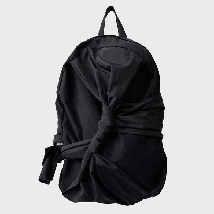 IUGA KNOTTED BACKPACK / BLACK