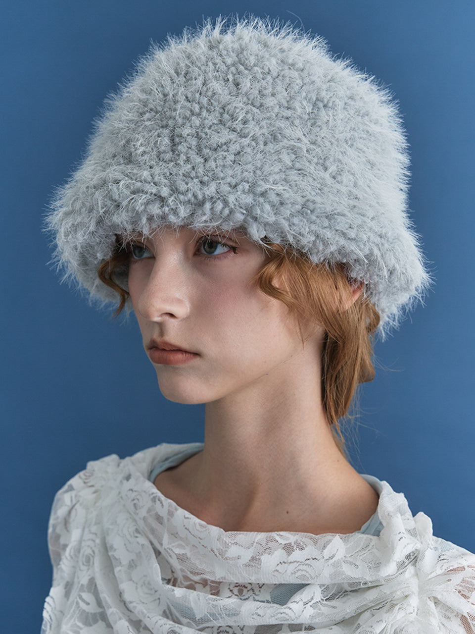 POESIEDAME MEATEL HAT IN BLUE WING
