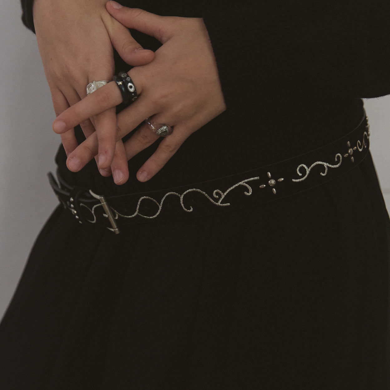 NFF Suede Stitch Belt-black