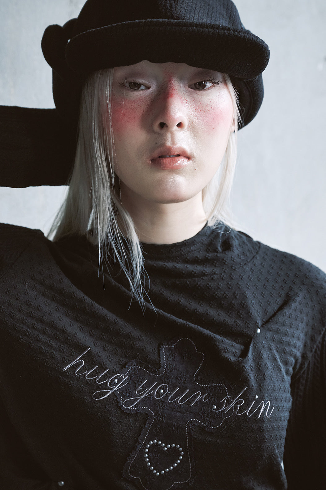 Lace cross patch hoodie (2colors)