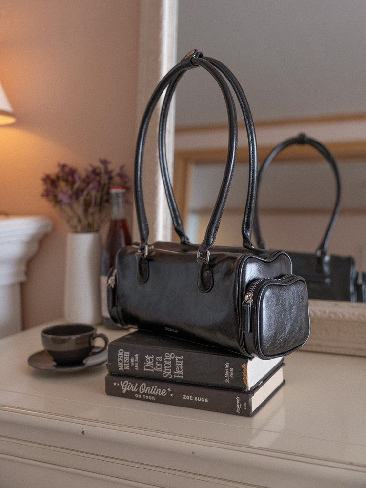 Pinné Shoulder Bag / black