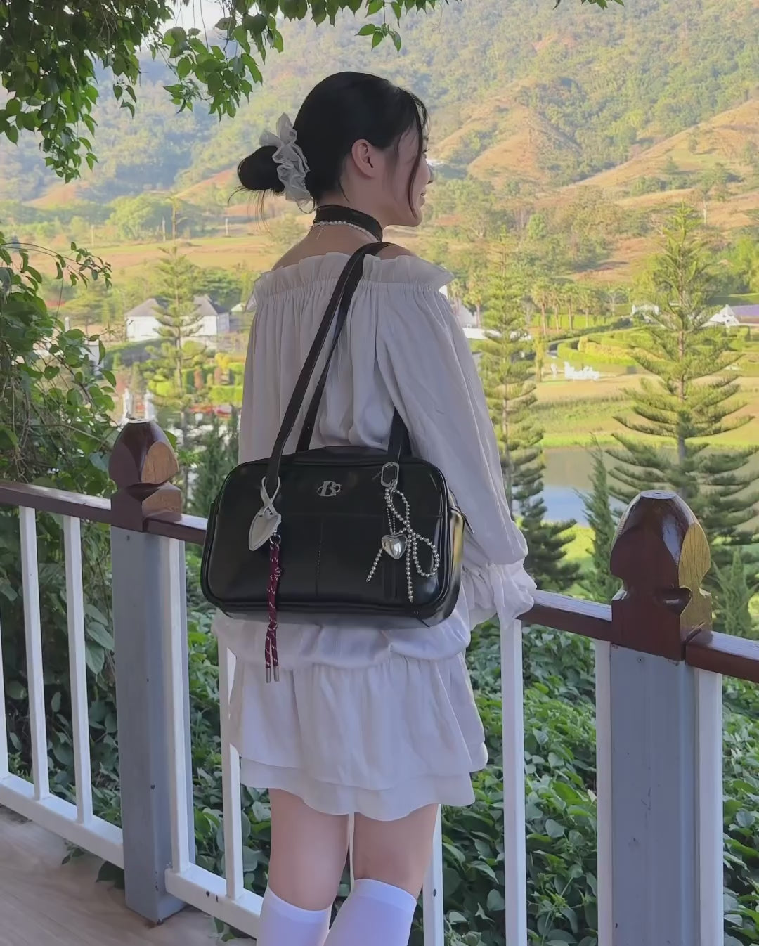 [香港現貨✨] [獨家代理🎀] The Babette Bread Shoulder Bag / Black Seasame