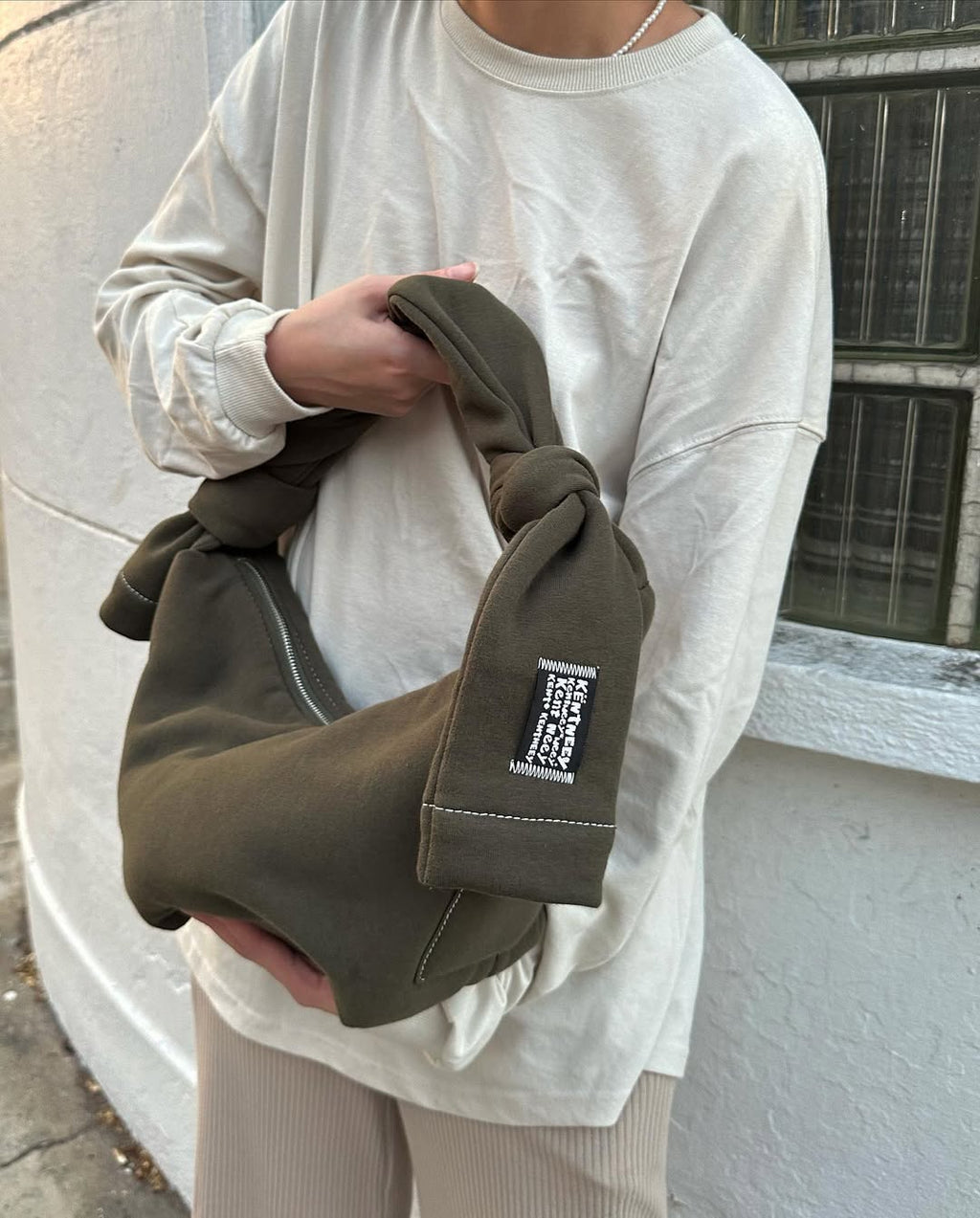 [香港現貨✨] [官方代理💣] KENTNEEY 3-WAY SWEATER DAILY WINDY BAG - Olivia
