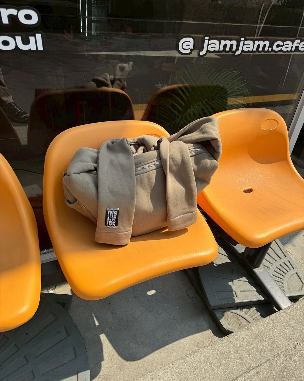 [官方代理💣] KENTNEEY 3-WAY SWEATER DAILY WINDY BAG - KHAKI PEANUT