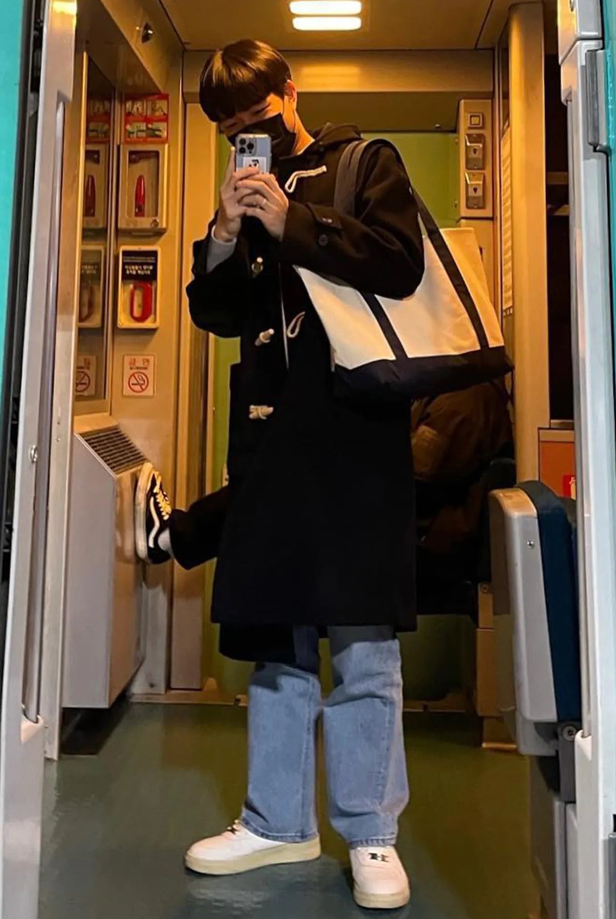 ept COURT - OFF WHITE