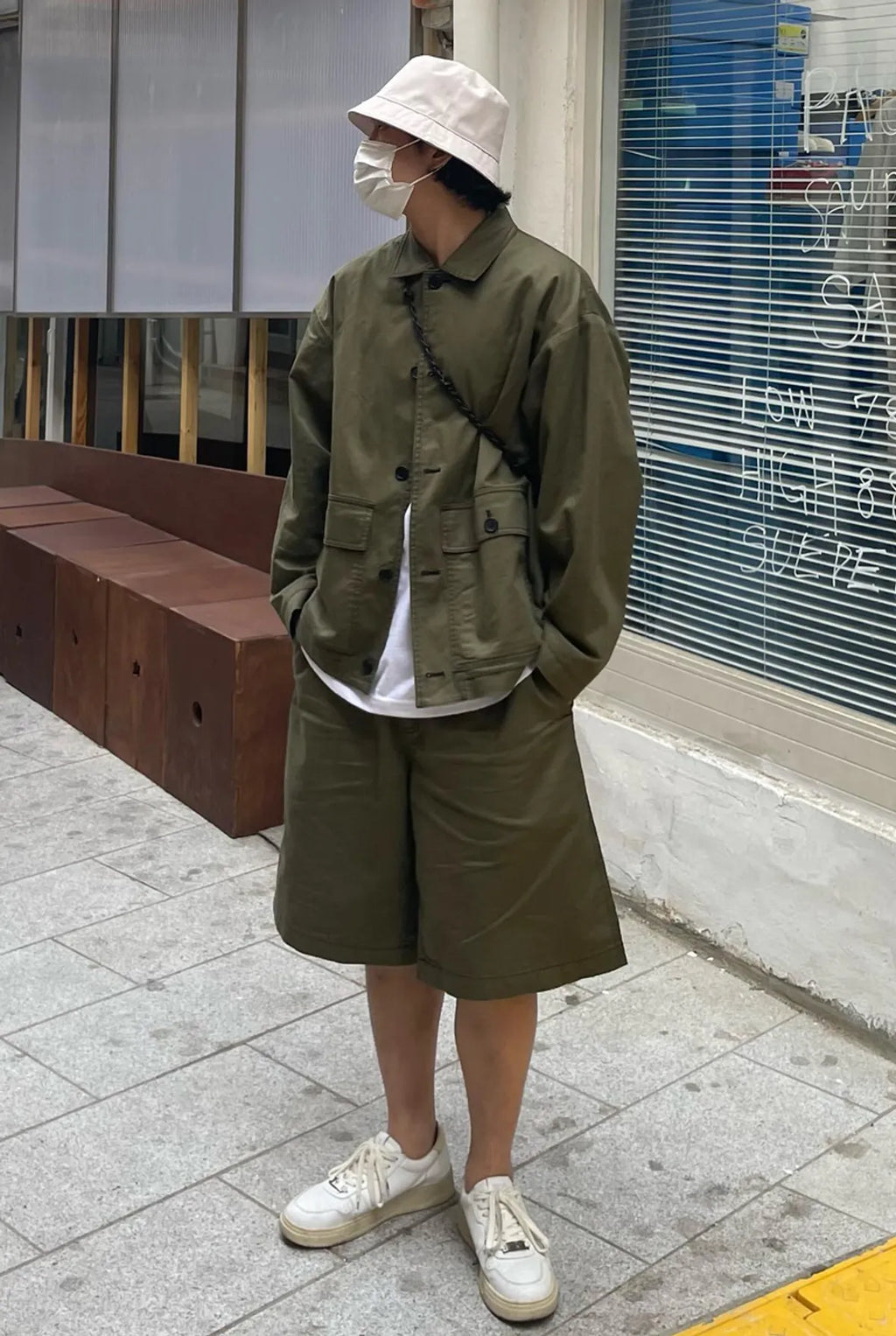 ept COURT - OFF WHITE